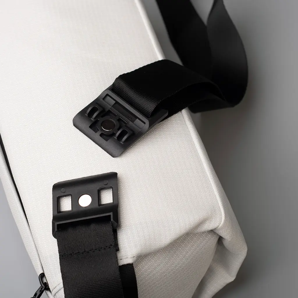 BND935_lifestyle_4.webp